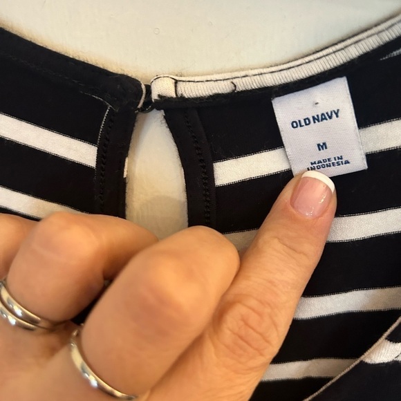 Old Navy Pants & Jumpsuits Belted Horizontal size medium black and white - Picture 5 of 8